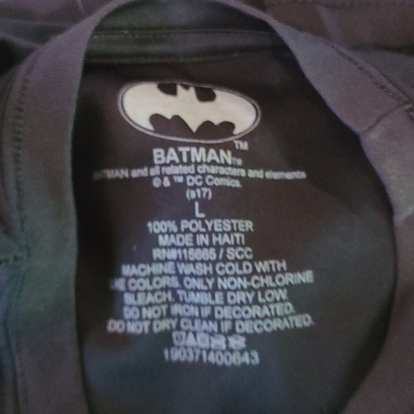 Batman Size Large Soft Shirt - Picture 9 of 10